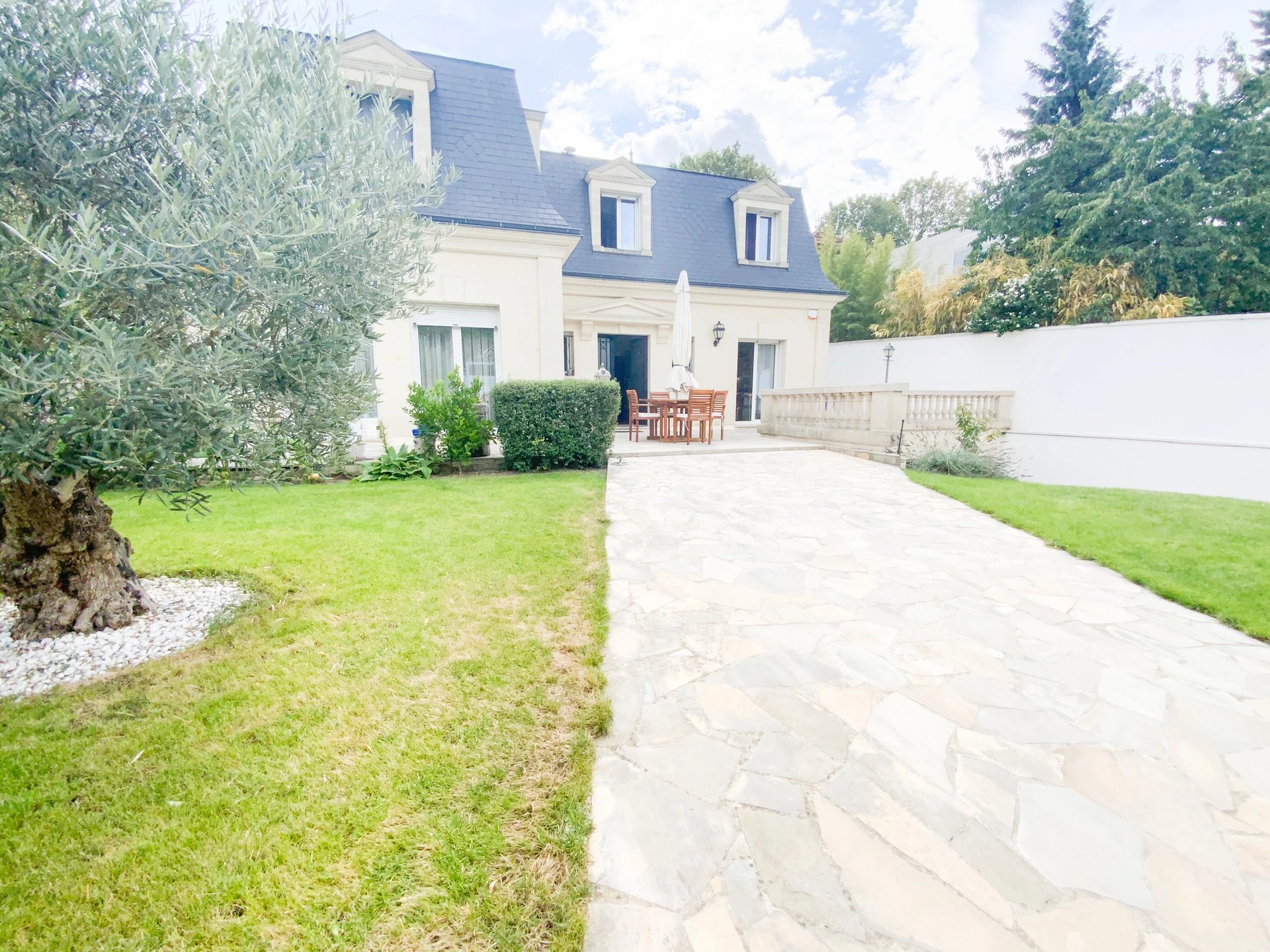 Maison, 8 pièces, 225m2