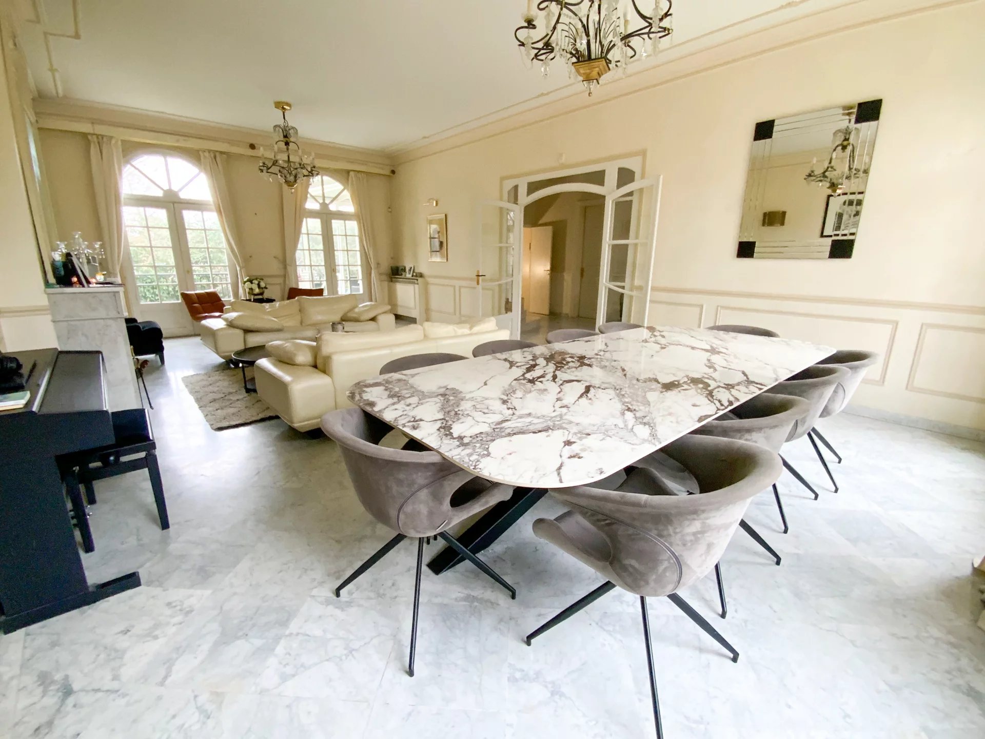 Maison, 10 pièces, 330m2
