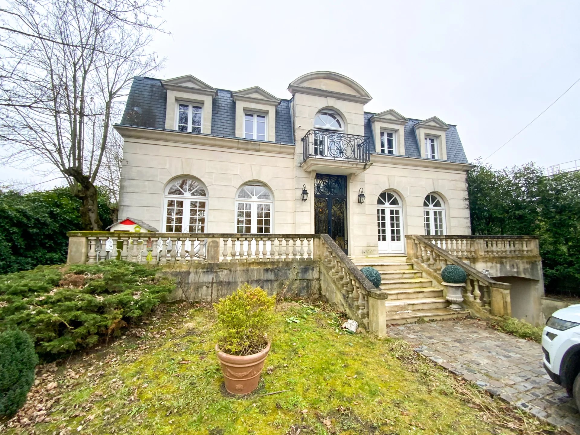 Maison, 10 pièces, 330m2