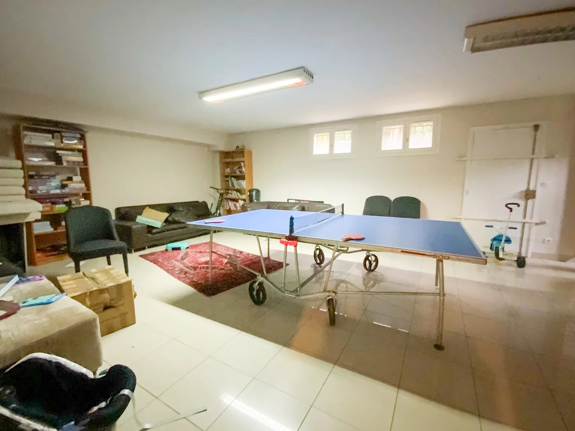 Maison, 10 pièces, 330m2