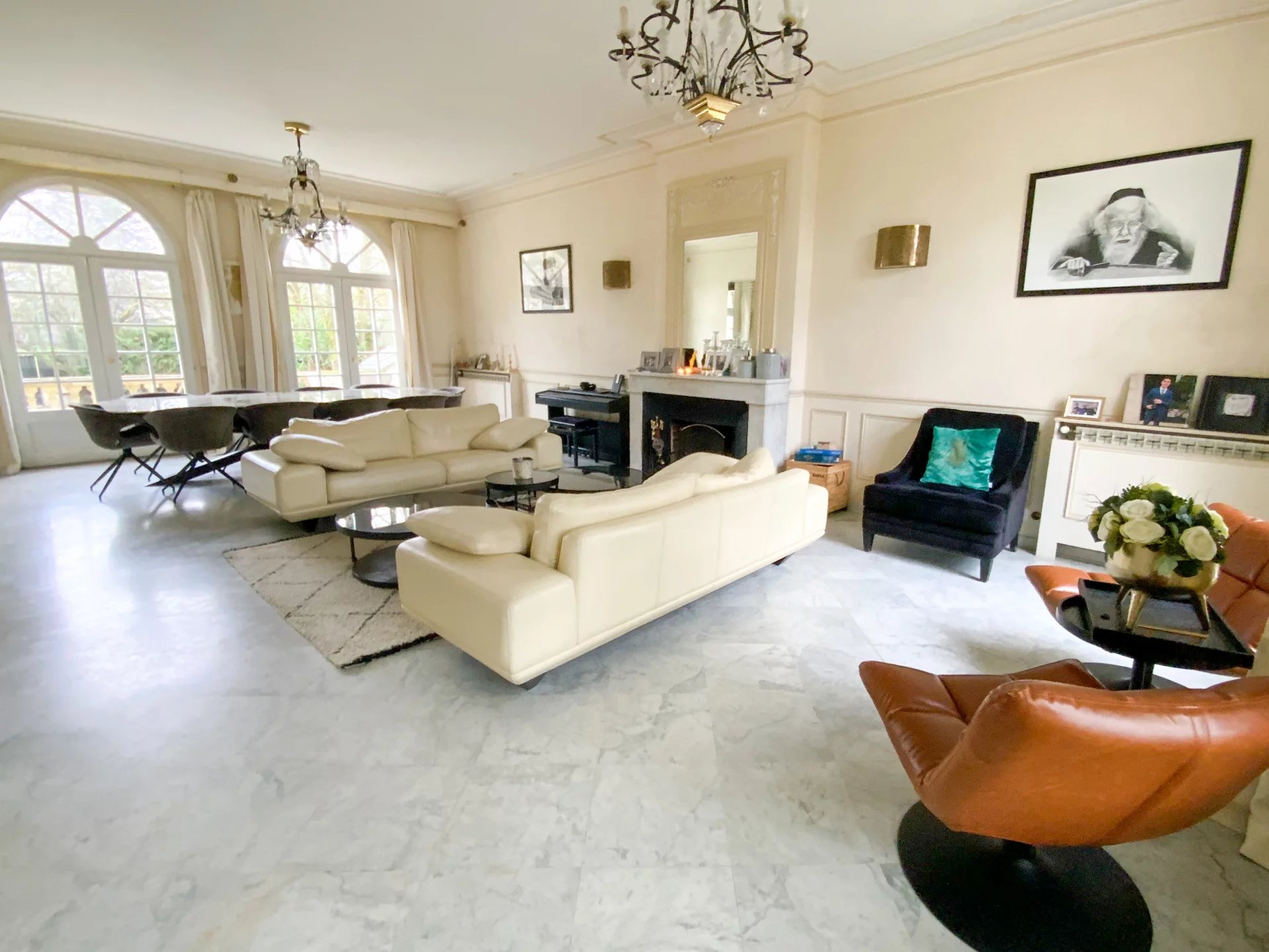 Maison, 10 pièces, 330m2