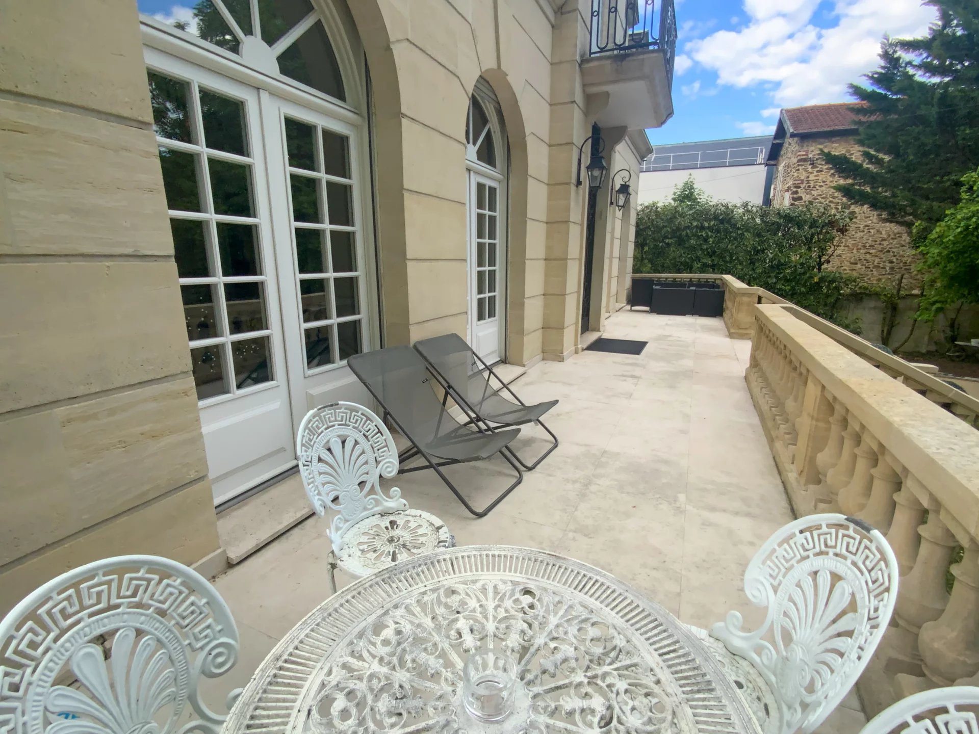 Maison, 10 pièces, 330m2