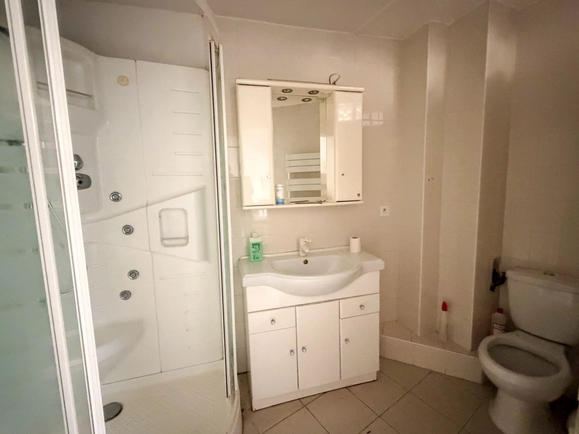 Commerce, 4 pièces, 82m2