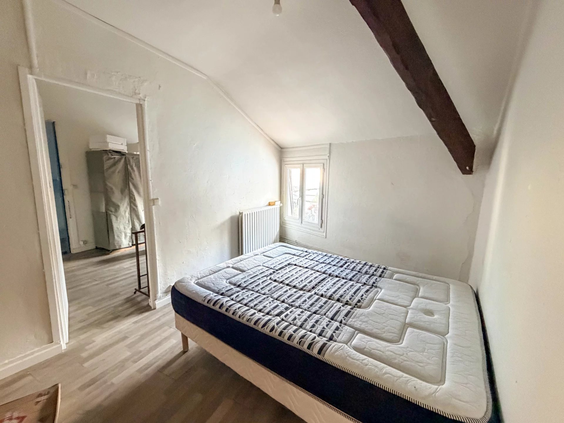 Commerce, 4 pièces, 82m2