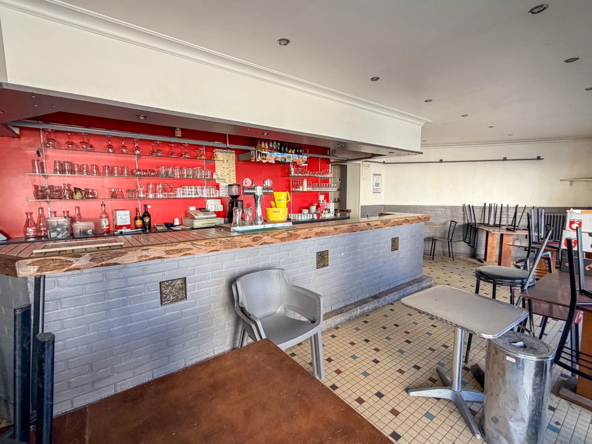 Commerce, 4 pièces, 82m2