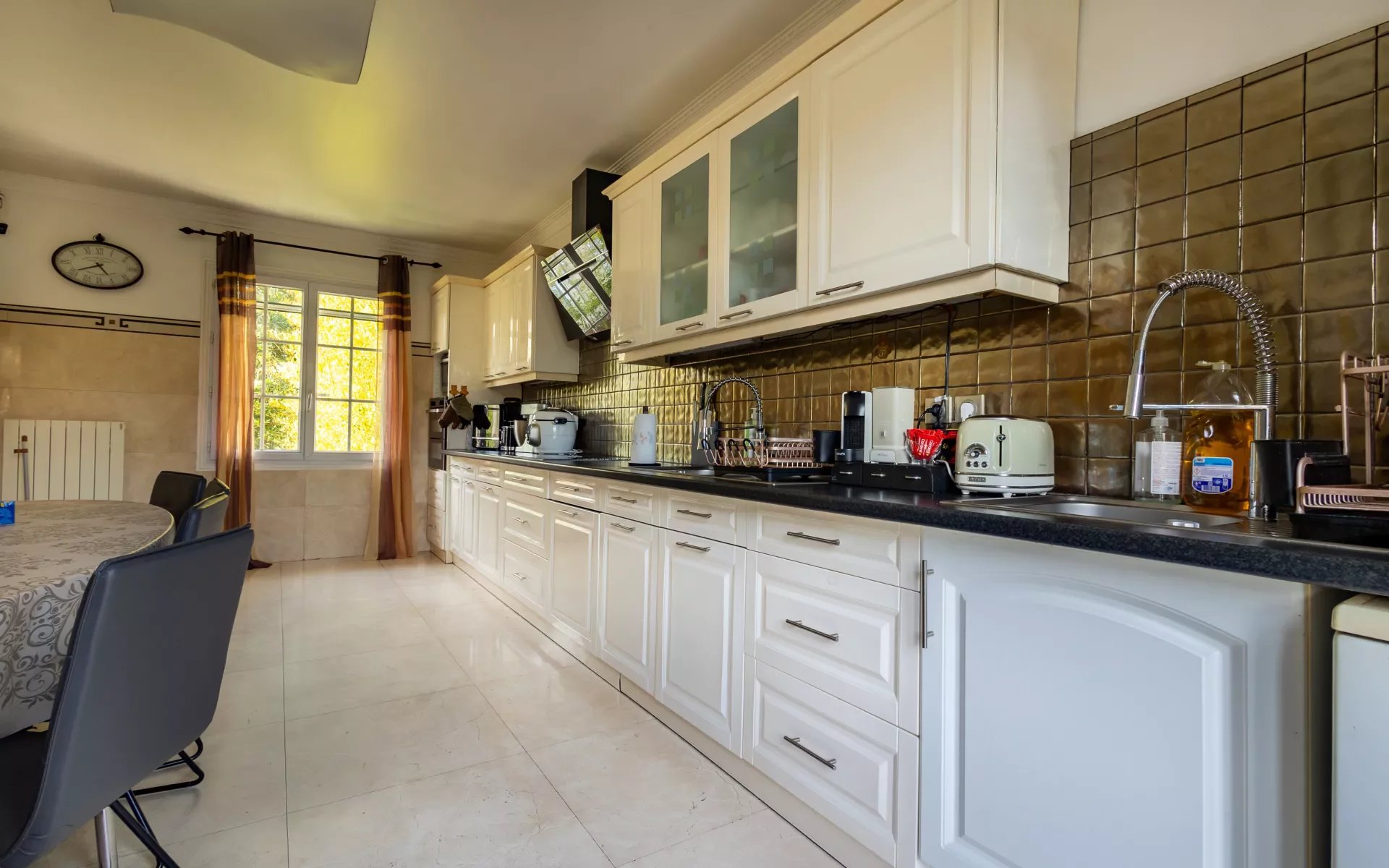 Maison, 8 pièces, 263m2