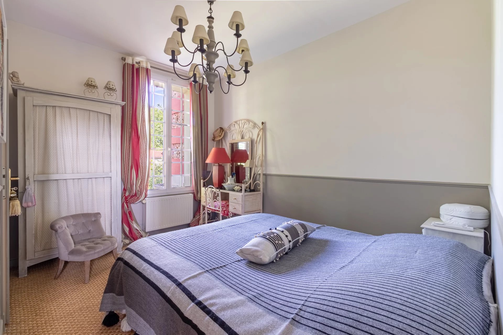 Maison, 18 pièces, 0m2