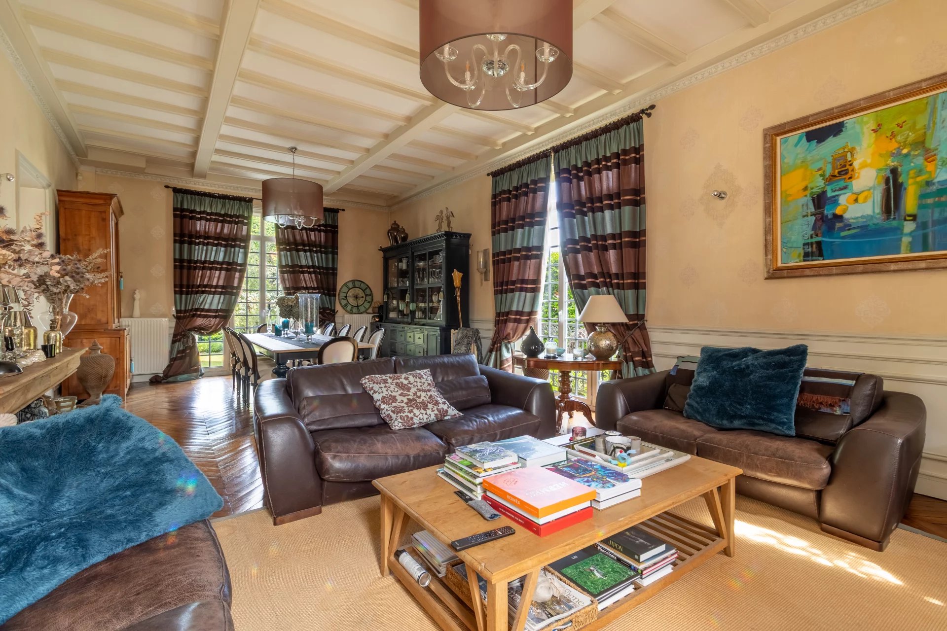 Maison, 18 pièces, 0m2