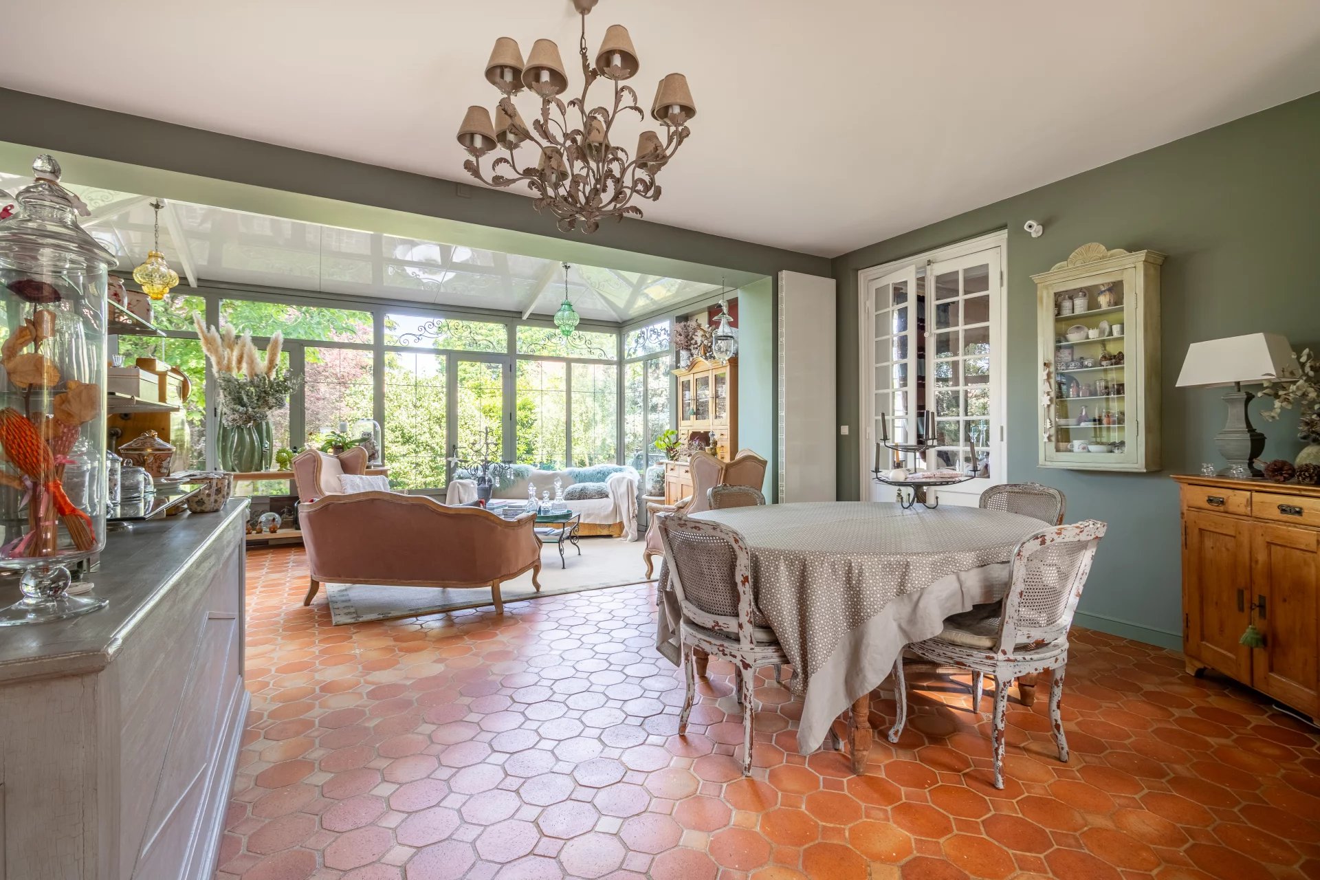 Maison, 18 pièces, 0m2