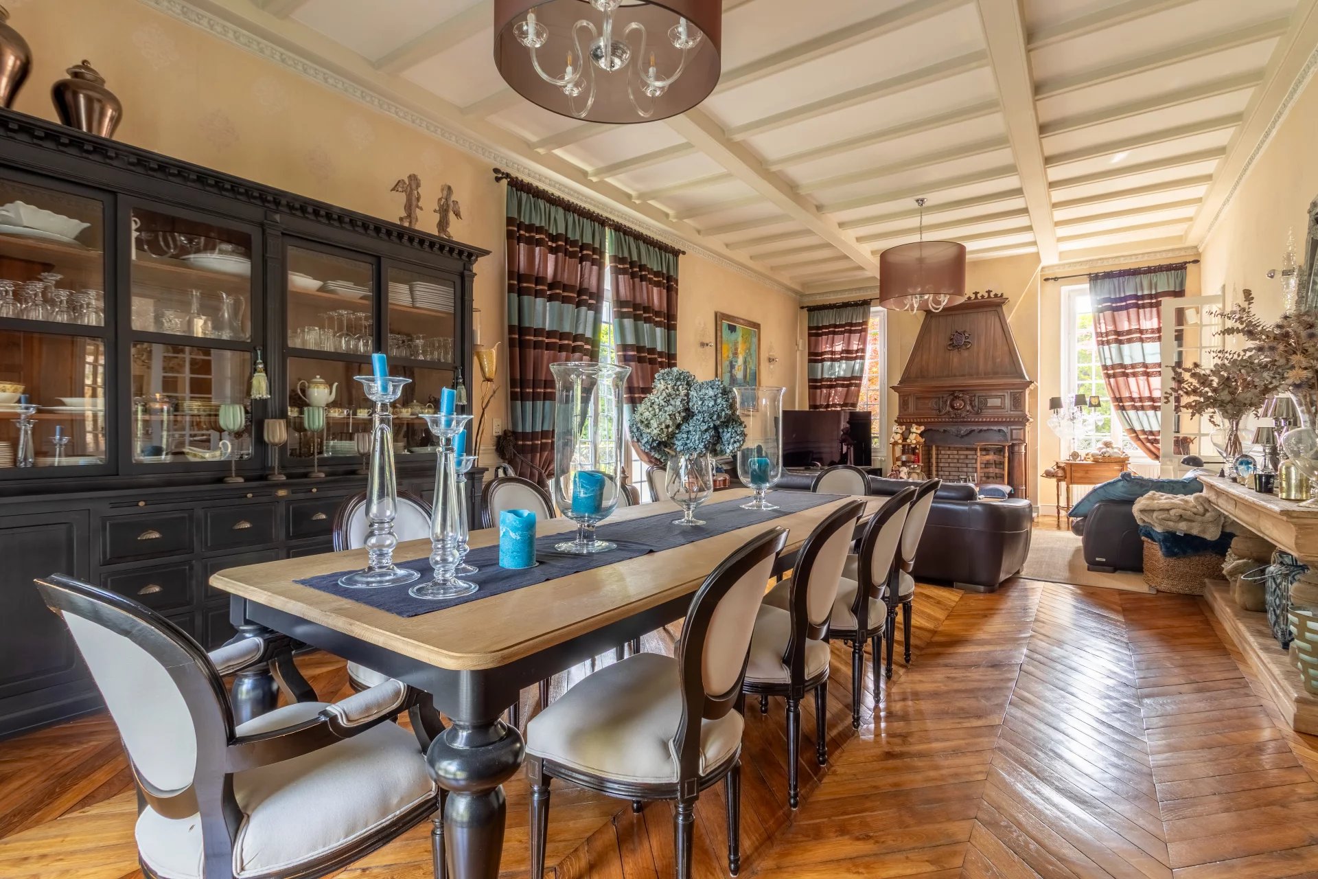 Maison, 18 pièces, 0m2