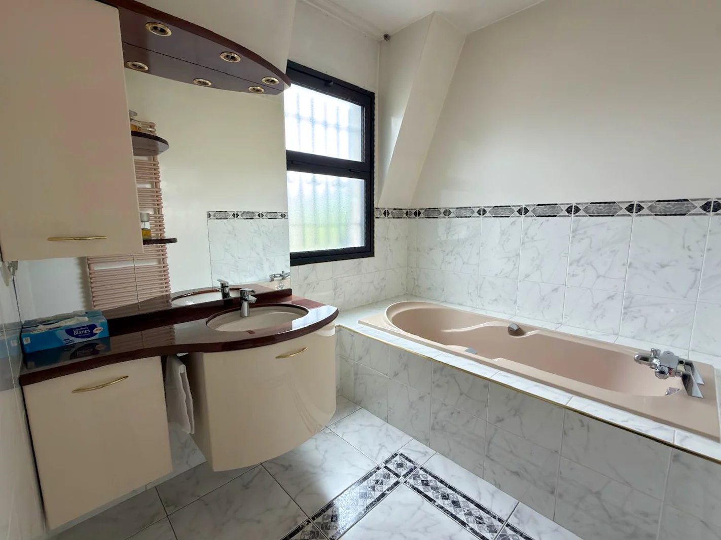 Maison, 8 pièces, 215m2