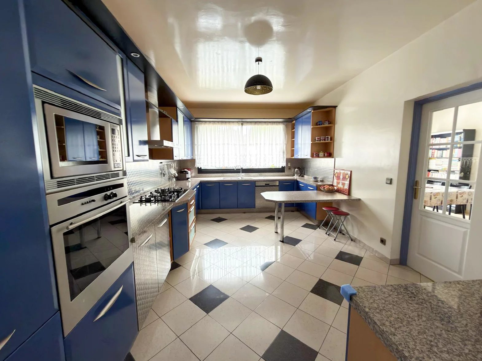 Maison, 8 pièces, 215m2